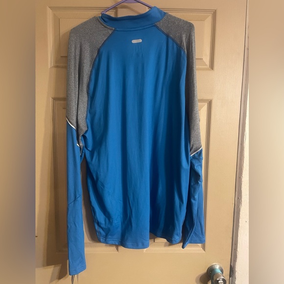 Champion half zip size L. New with tags warmth without weight. - Picture 2 of 5